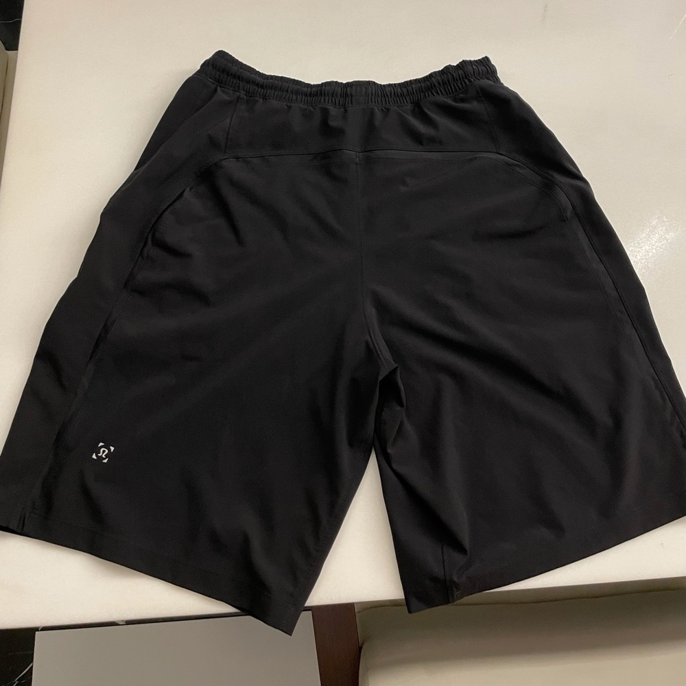 Lululemon shorts size small Black